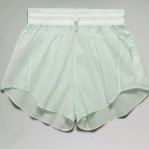 🍋NWT: LULULEMON✨ Step Out High-Rise Short - size 12